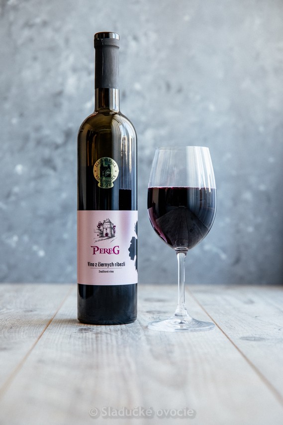 PEREG- víno z čiernych ríbezlí 0.75 l